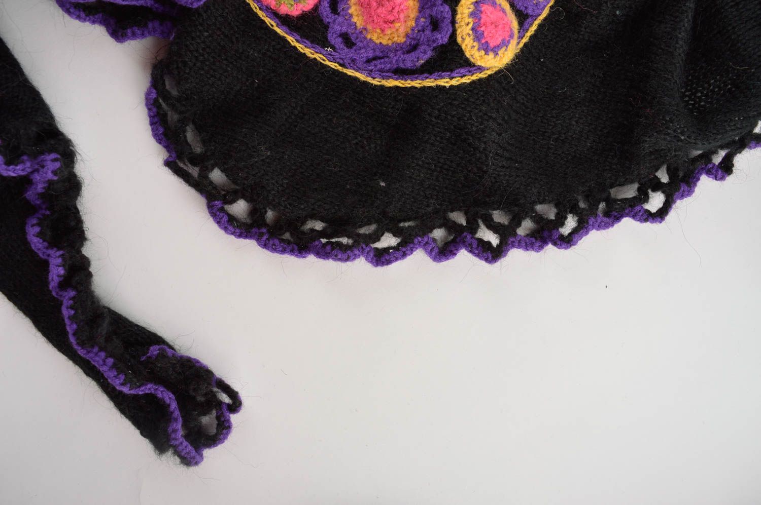 Grand Châle en laine fait main noir avec poupée russe Accessoire femme photo 4
