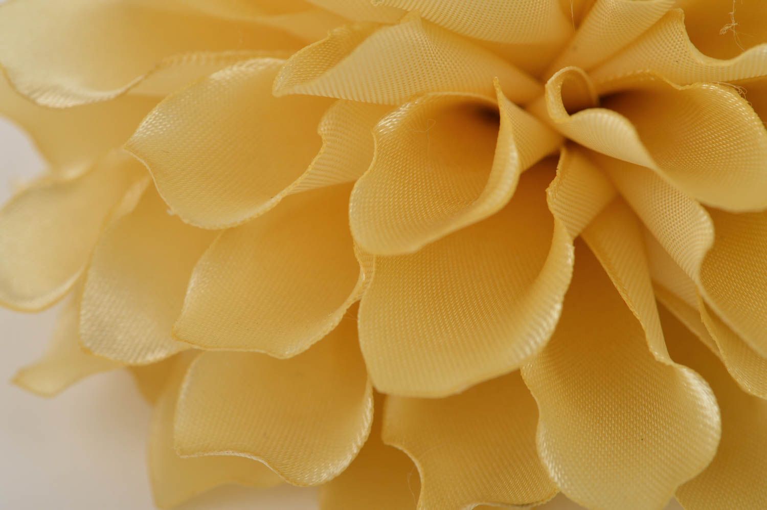 Handmade Schmuck Brosche Haarspange Blume Haar Accessoires zart beige  foto 2