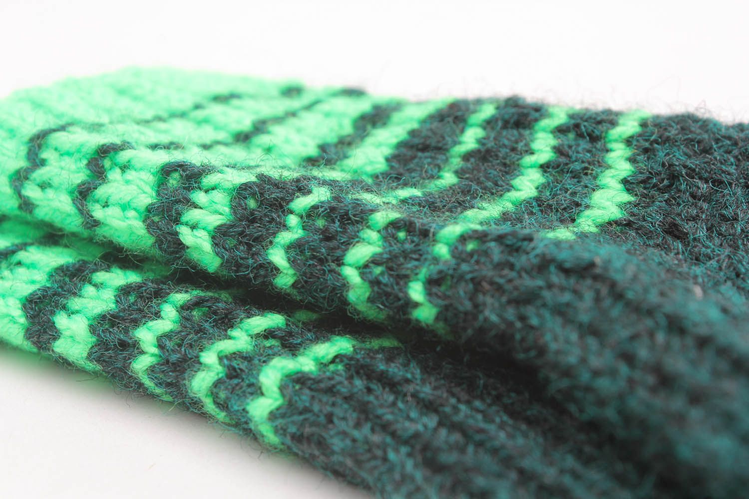Chaussettes faites main tricotées en laine photo 2