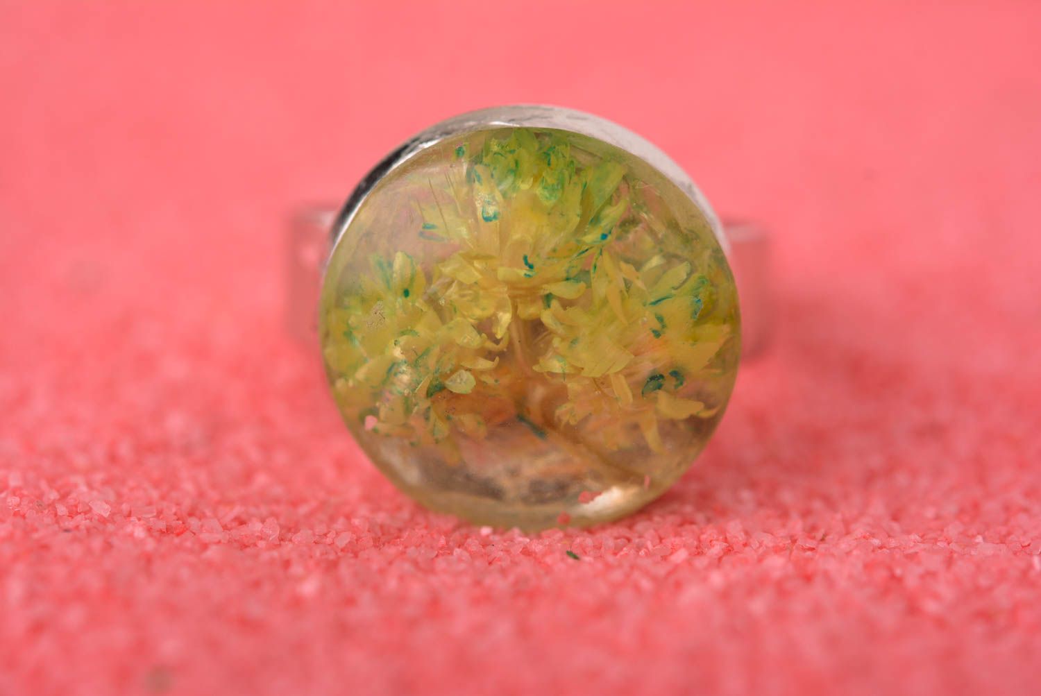 Кольцо ручной работы кольцо из эпоксидной смолы женское кольцо зеленое фото 1