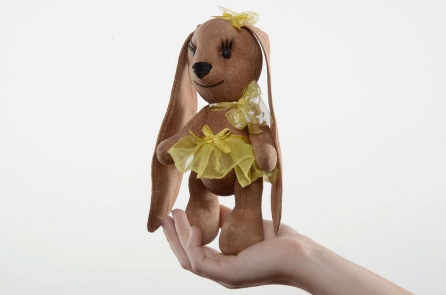 Bambola fatta a mano Lepre con oreсchie lunghe Bambola di peluche per bambini foto 3