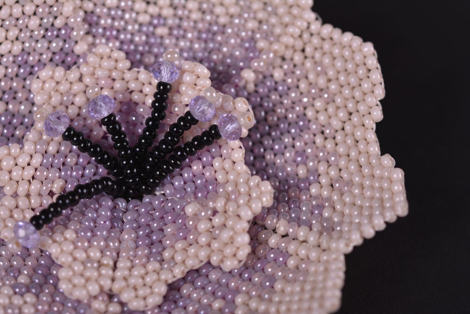 Broche fleur Bijou fait main en perles de rocaille Accessoire pour femme photo 2