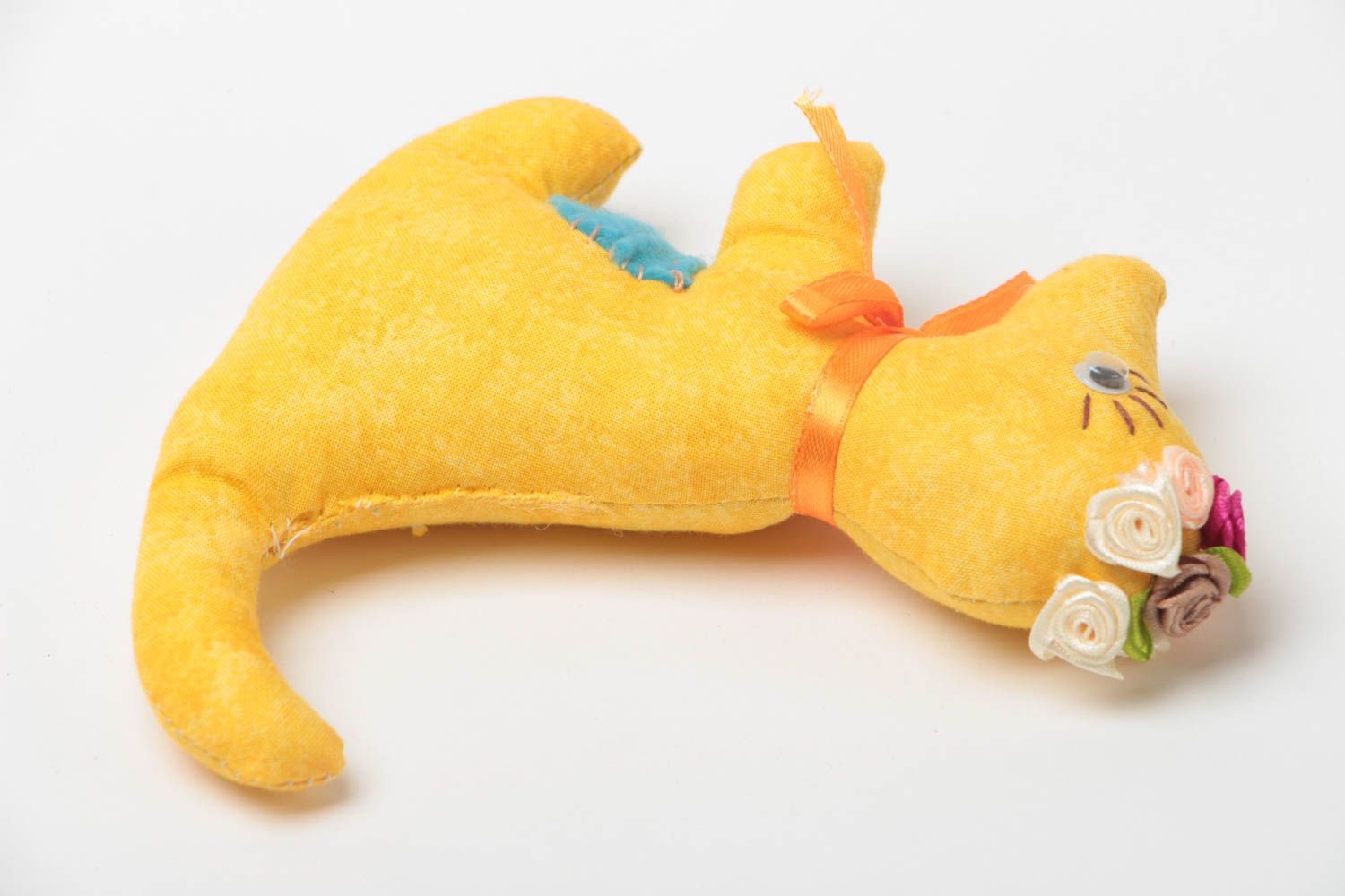 Мягкая игрушка кенгуру из ткани желтая ручной работы маленькая симпатичная фото 4