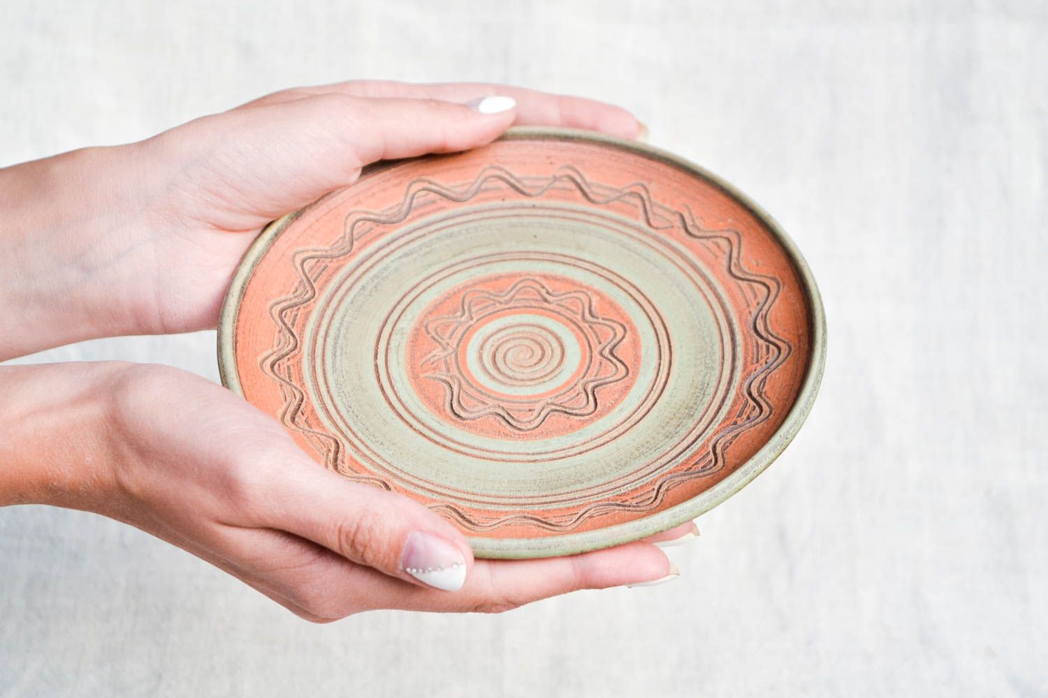 Handmade clay plate stylish ceramic kitchenware painted unusual home decor photo 2