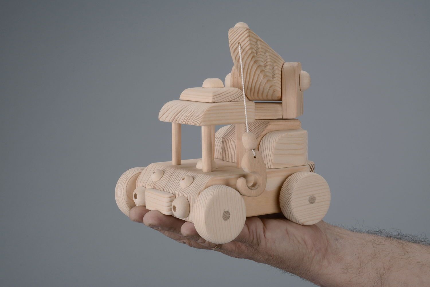 Деревянная игрушка ручной работы Подъемный кран фото 6