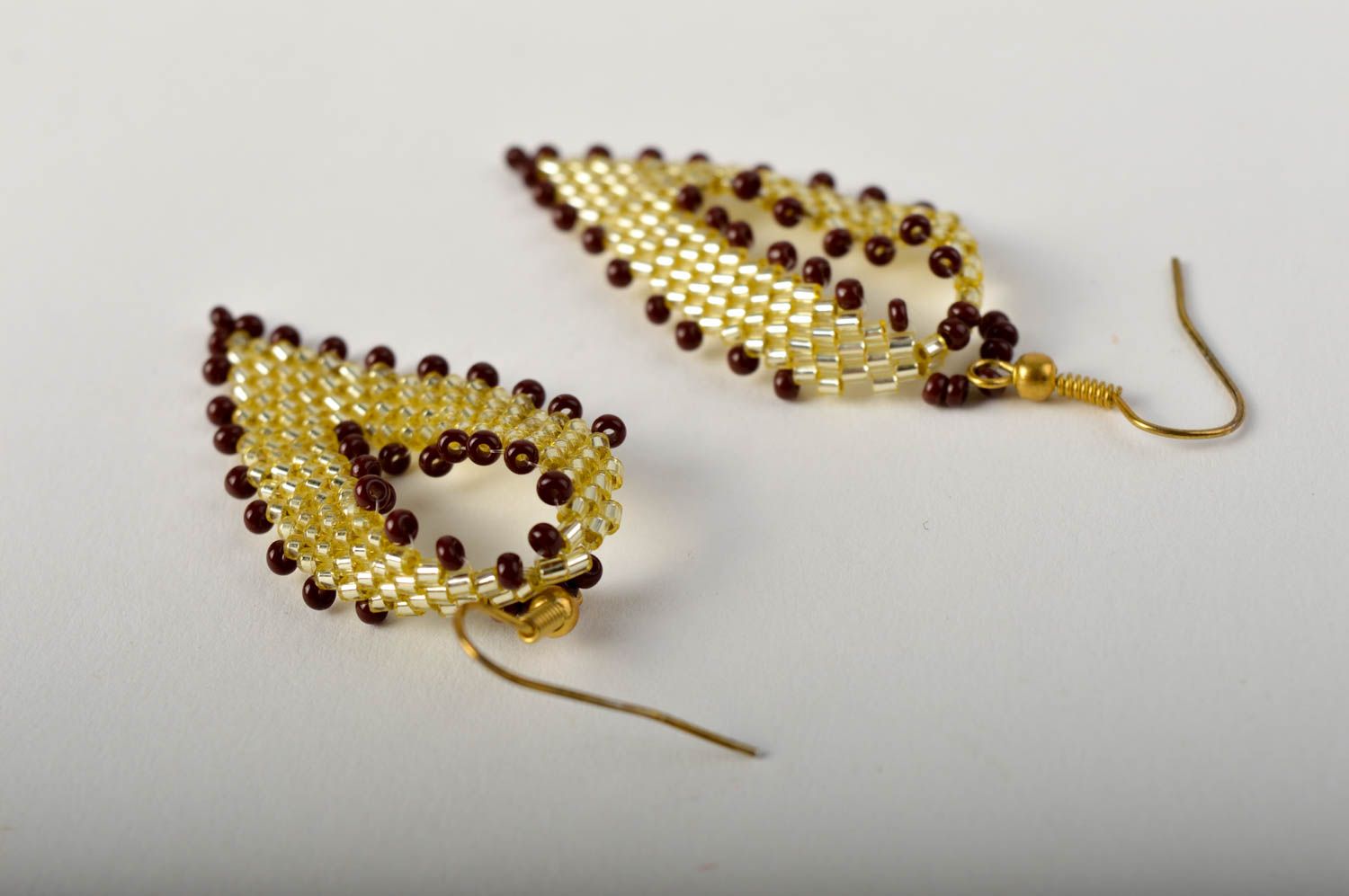 Серьги ручной работы модные серьги в виде листиков серьги из бисера симпатичные фото 3