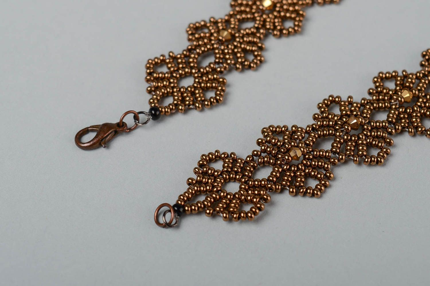 Колье из бисера украшение ручной работы ожерелье из бисера ажурное коричневое фото 4