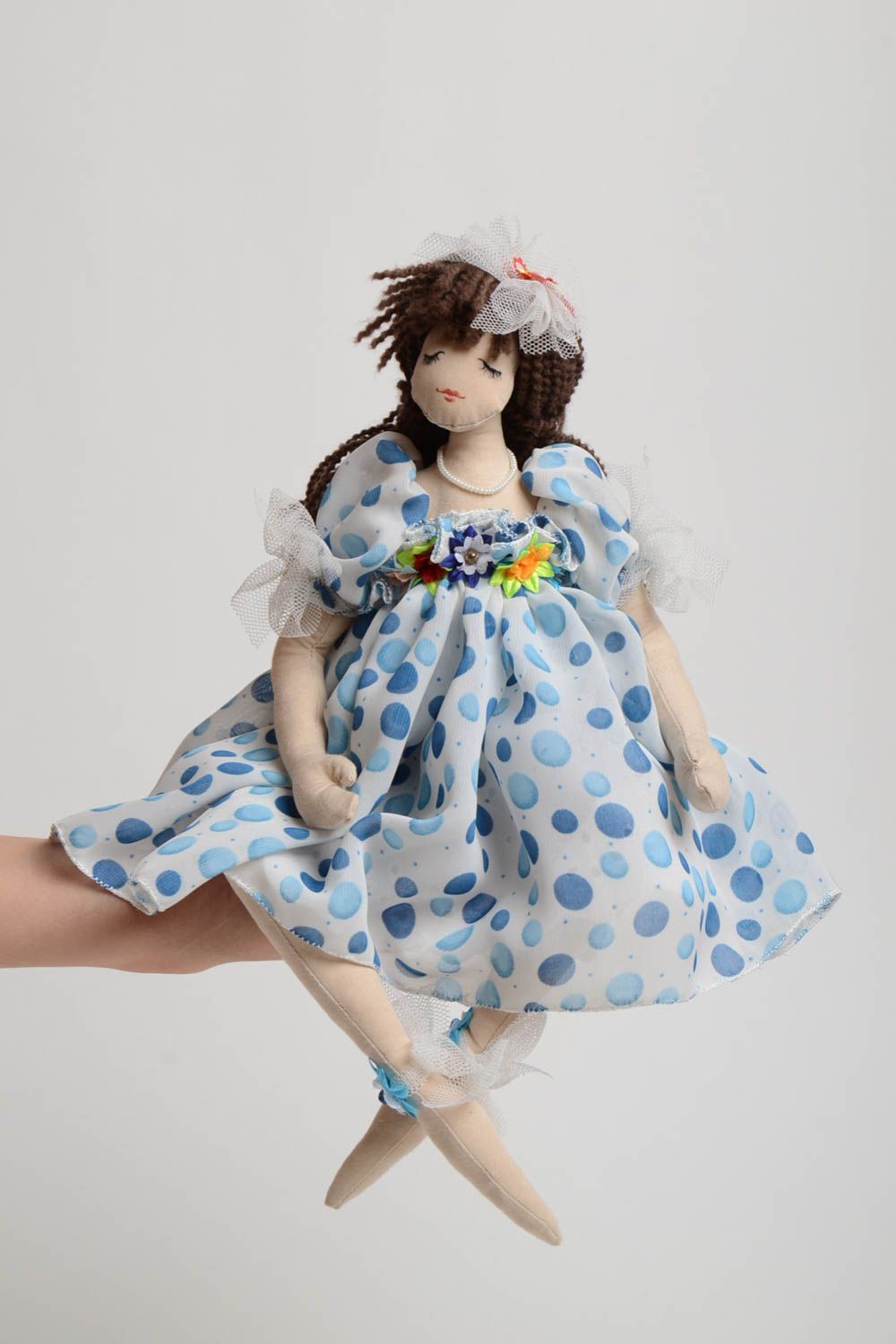 Schöne künstlerische Puppe aus Textil handmade Spielzeug für Kinder originell foto 5