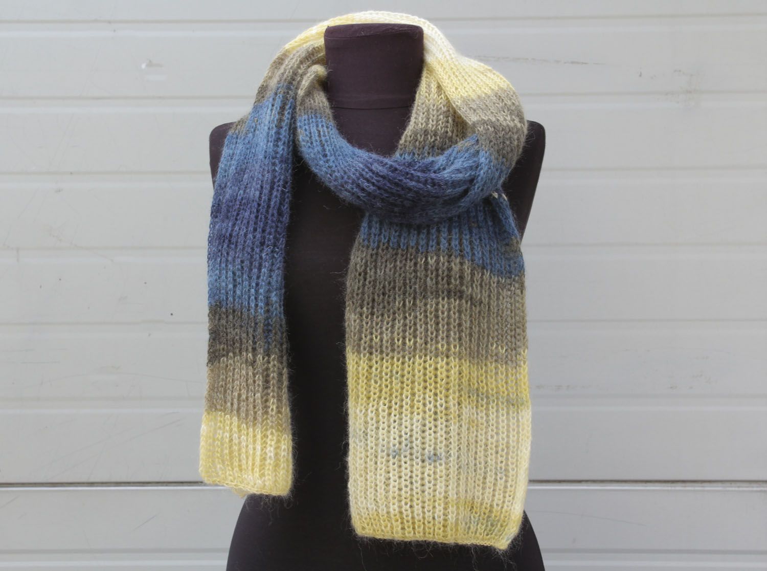 Écharpe féminine tricot main originale en laine angora photo 1