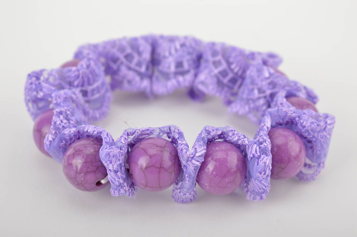 Bracelet fantaisie violet Bijou fait main perles dentelle Accessoire femme photo 4