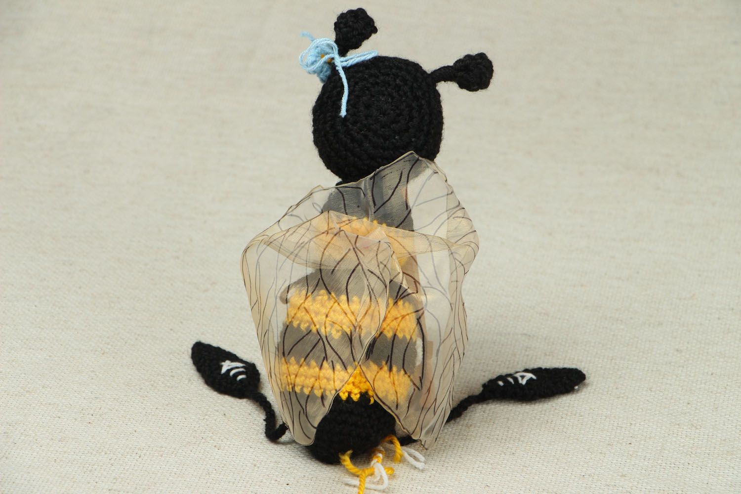Crochet toy bee photo 3