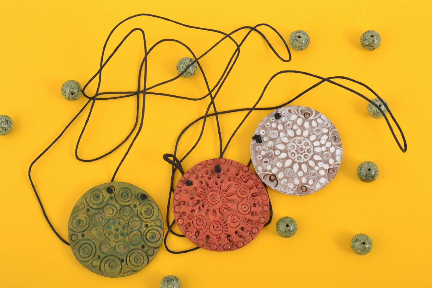 Handmade Anhänger Set Ethno Schmuck Accessoires für Frauen 3 Stück aus Ton foto 1