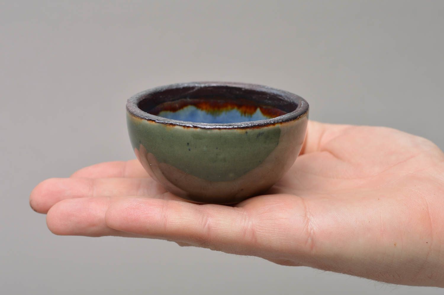 Handgemachte runde Porzellan Schüssel mit Glasur bedeckt farbenfreudig  foto 4