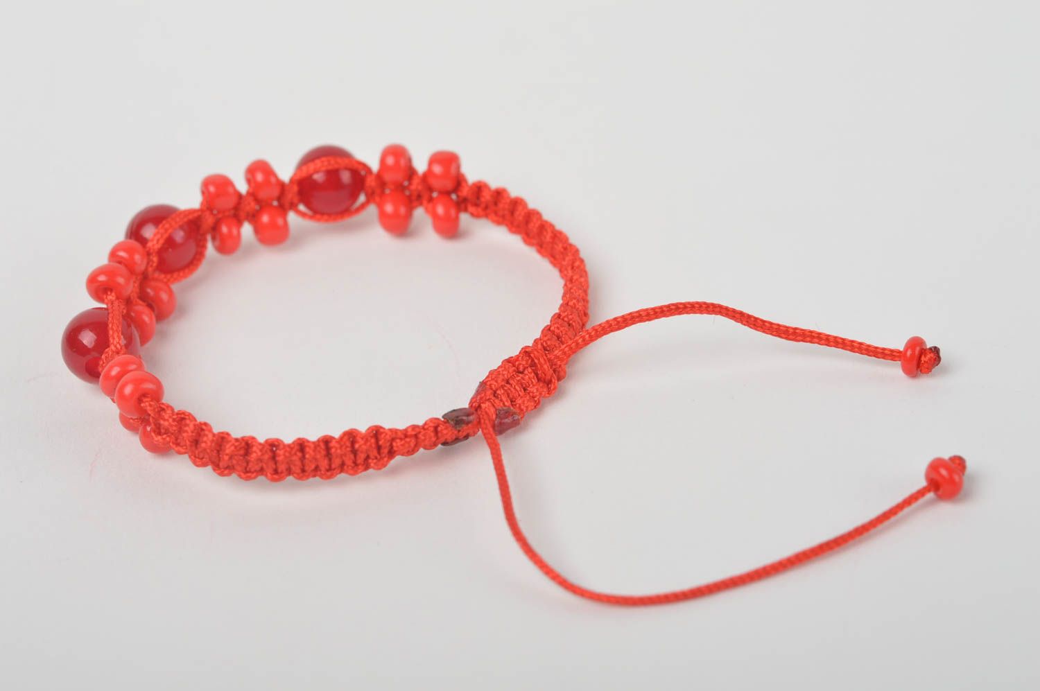 Bracelet rouge Bijou fait main tressé en cordons cirés Cadeau femme stylé photo 4