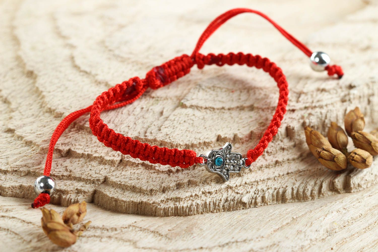 Bracelet textile rouge Bijou fait main talisman Accessoire femme original photo 1