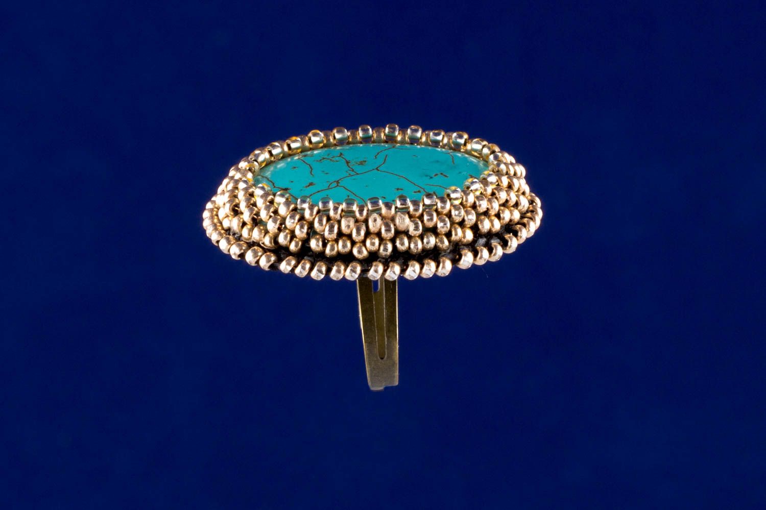 Круглое кольцо с бирюзой из чешского бисера на кожаной основе для женщин подарок фото 2