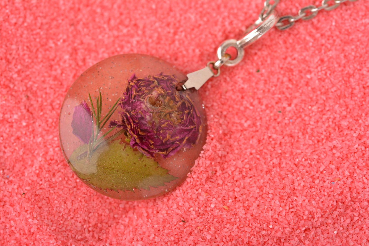 Unusual handmade flower pendant epoxy pendant design costume jewelry for girls photo 1