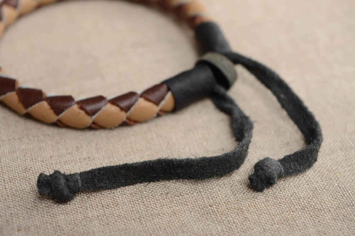 Bracelet tressé en cuir marron naturel fait main fin pour femmes et hommes photo 5