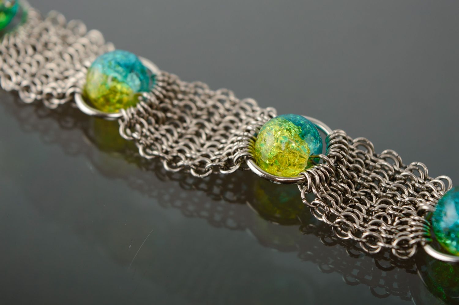 Steel bracelet and earrings with Czech beads photo 2