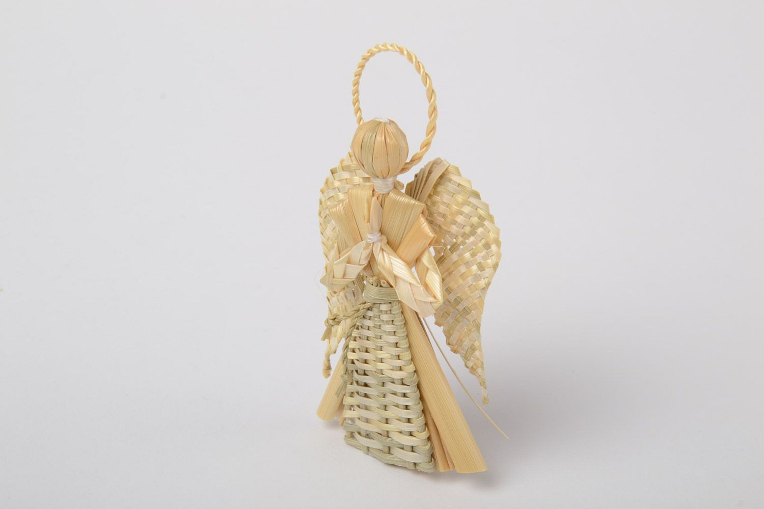 Small handmade wall hanging figurine of guardian angel woven of natural straw photo 2