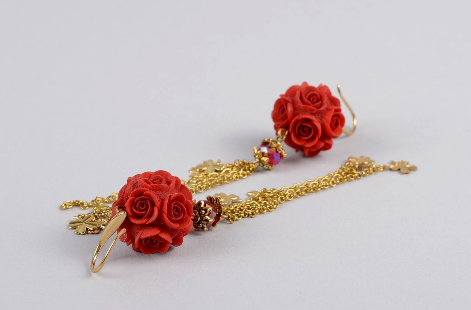 Handmade Blumen Ohrringe rote Rosen Polymer Schmuck Accessoire für Frauen foto 3