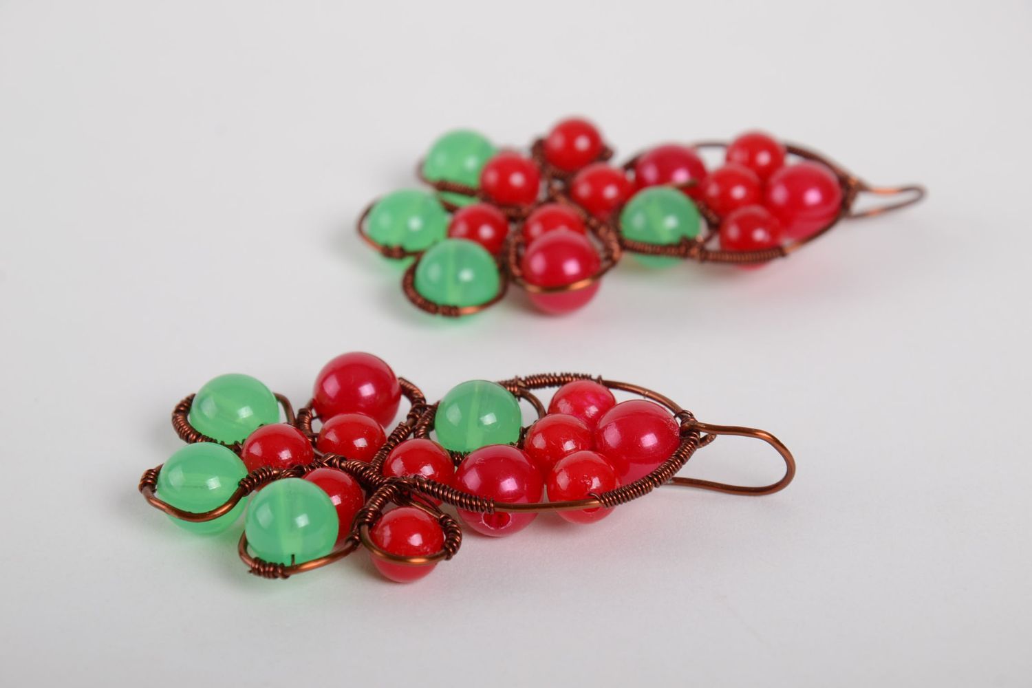 Boucles d'oreilles fait main Bijou fantaisie rouge-vert design Cadeau femme photo 4