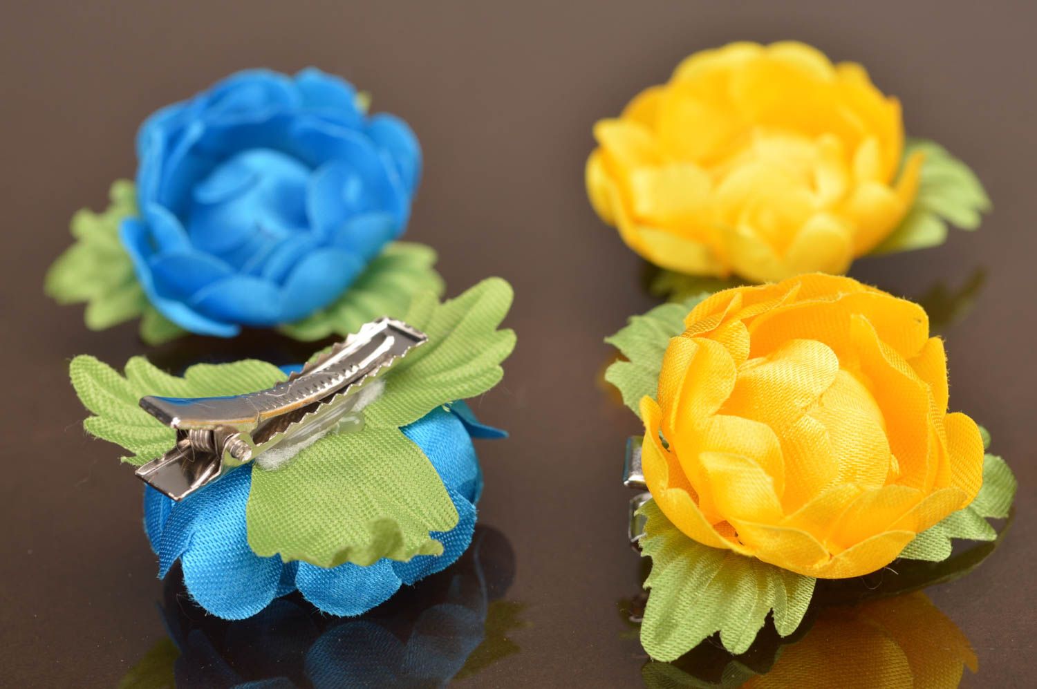 Pinzas de pelo con flores artificiales artesanales amarillas y azules 2 piezas foto 5