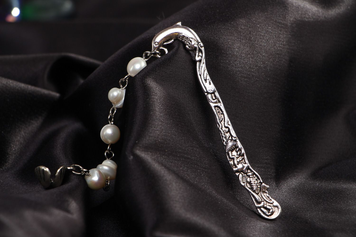 Handmade exquisite metal bookmark with pearl charm for lovers of reading photo 5