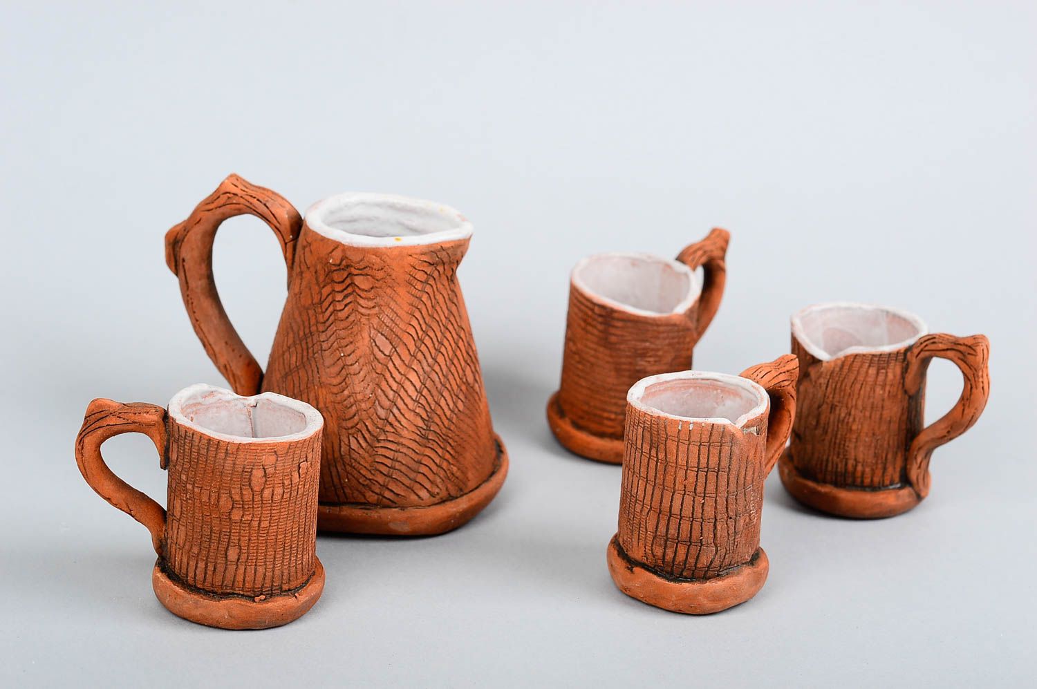 Keramik Geschirr handmade türkische Kaffeekanne und vier Ton Tassen künstlerisch foto 4