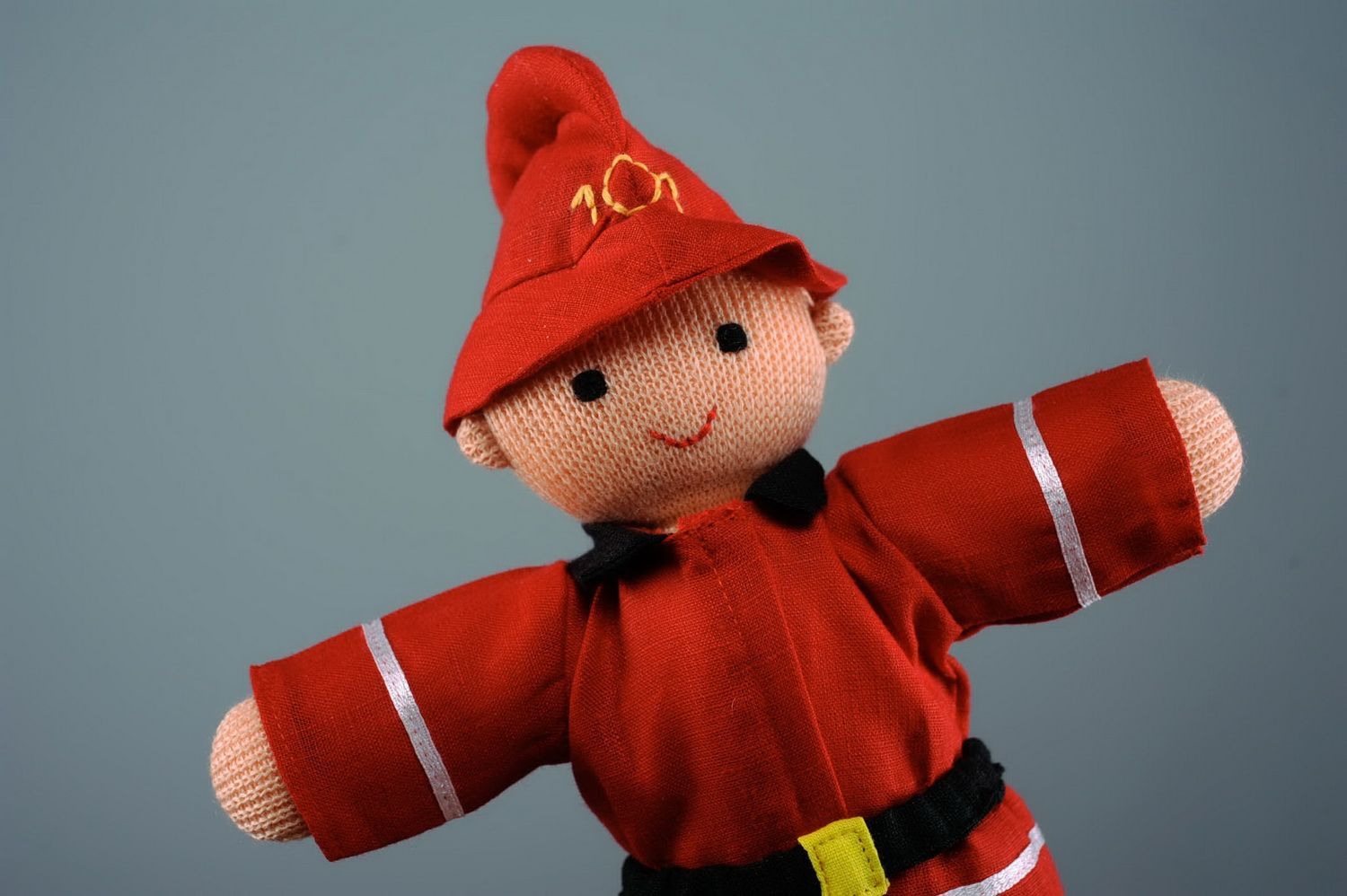 Мягкая кукла Пожарник фото 3