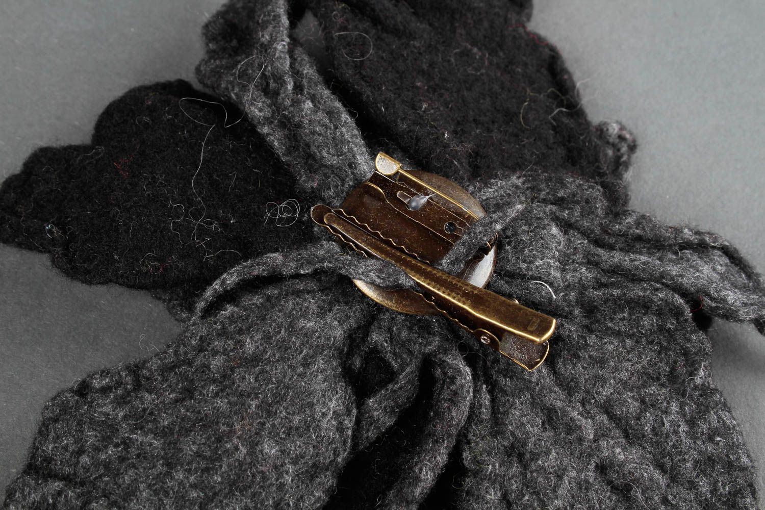 Handmade gefilzter Schmuck Haar Spange Brosche Accessoire für Frauen aus Wolle foto 3