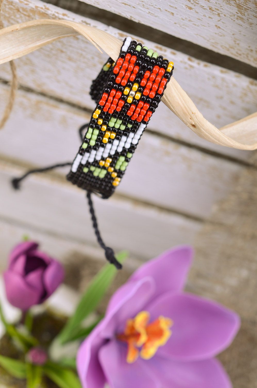 Large bracelet de perles de rocaille noir à motif floral multicolore fait main photo 3