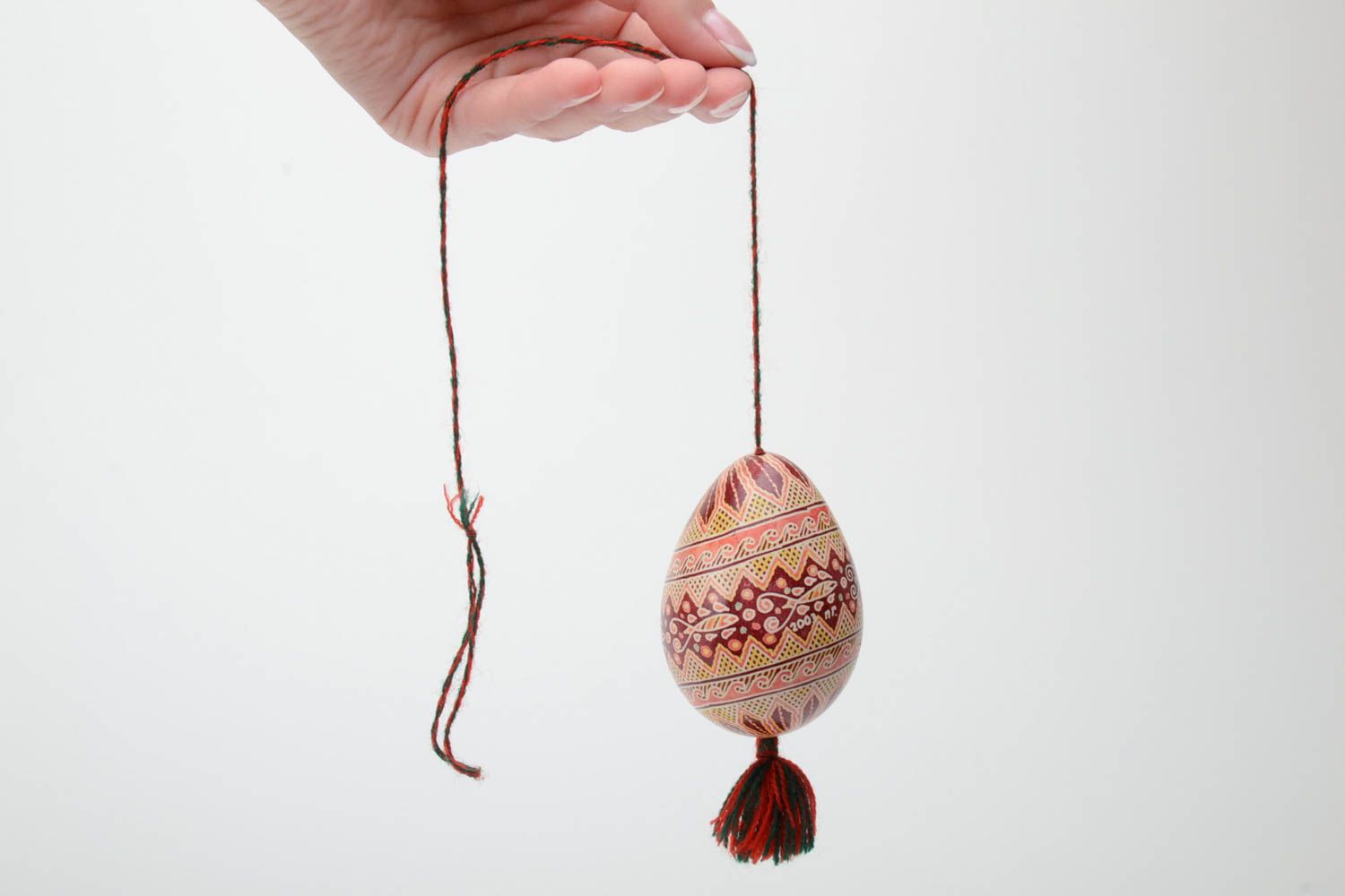 Oeuf de Pâques peint avec cordelette décor original traditionnel fait main photo 4