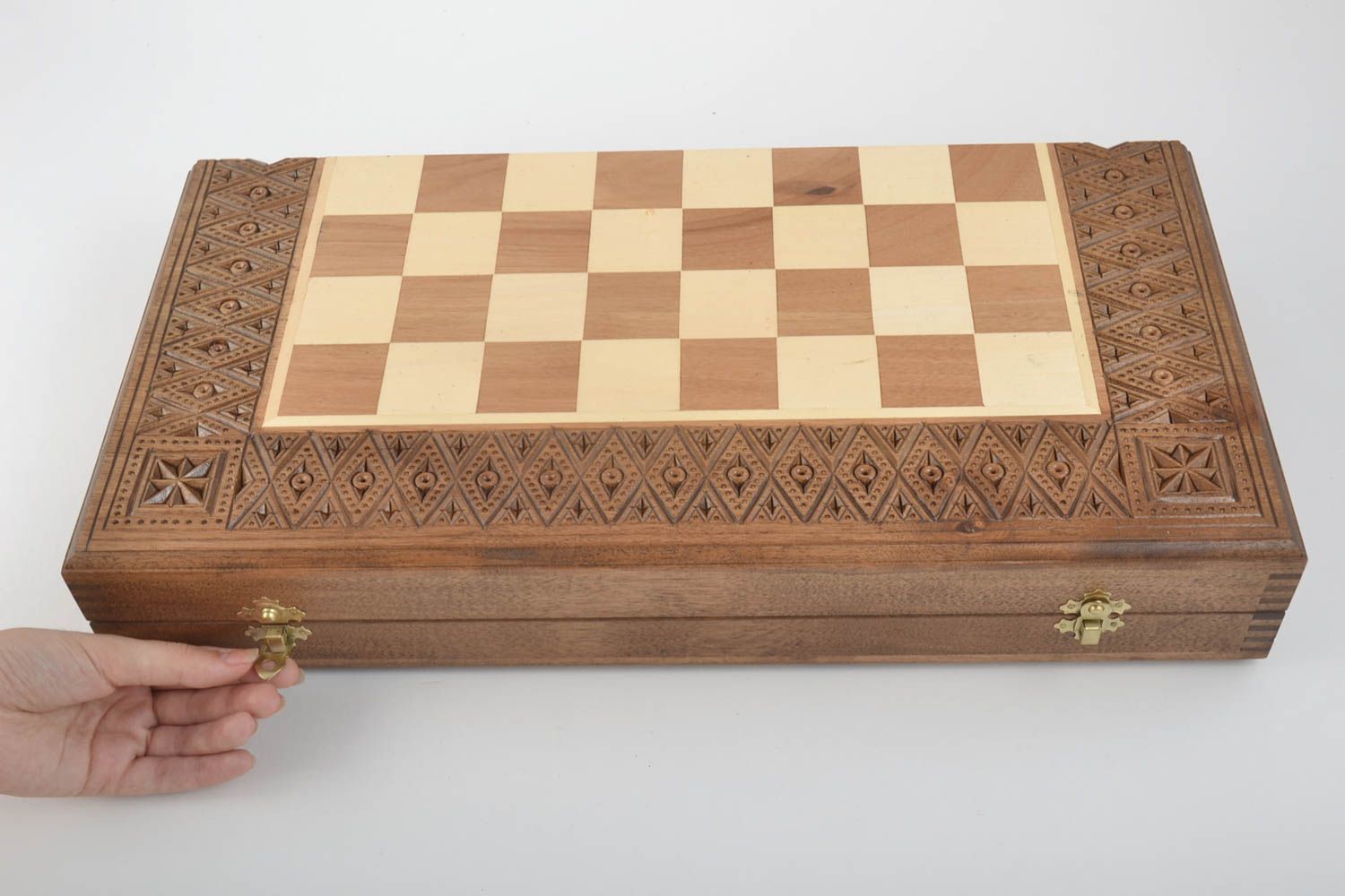 Настольная игра ручной работы доска для шахмат подарок мужчине деревянная фото 1
