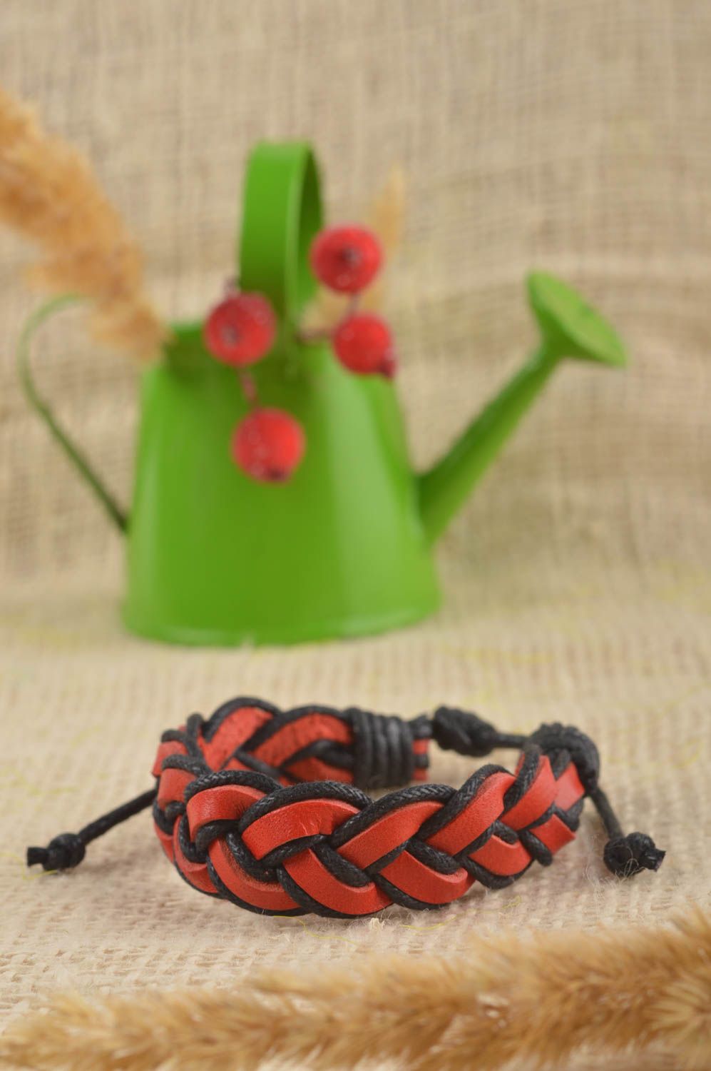 Armband Leder Damen Designer Schmuck Geschenk für Frau Armband eng rot modisch foto 1