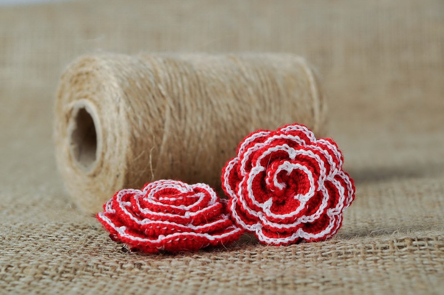 Set of knitted hairpins Roses photo 1