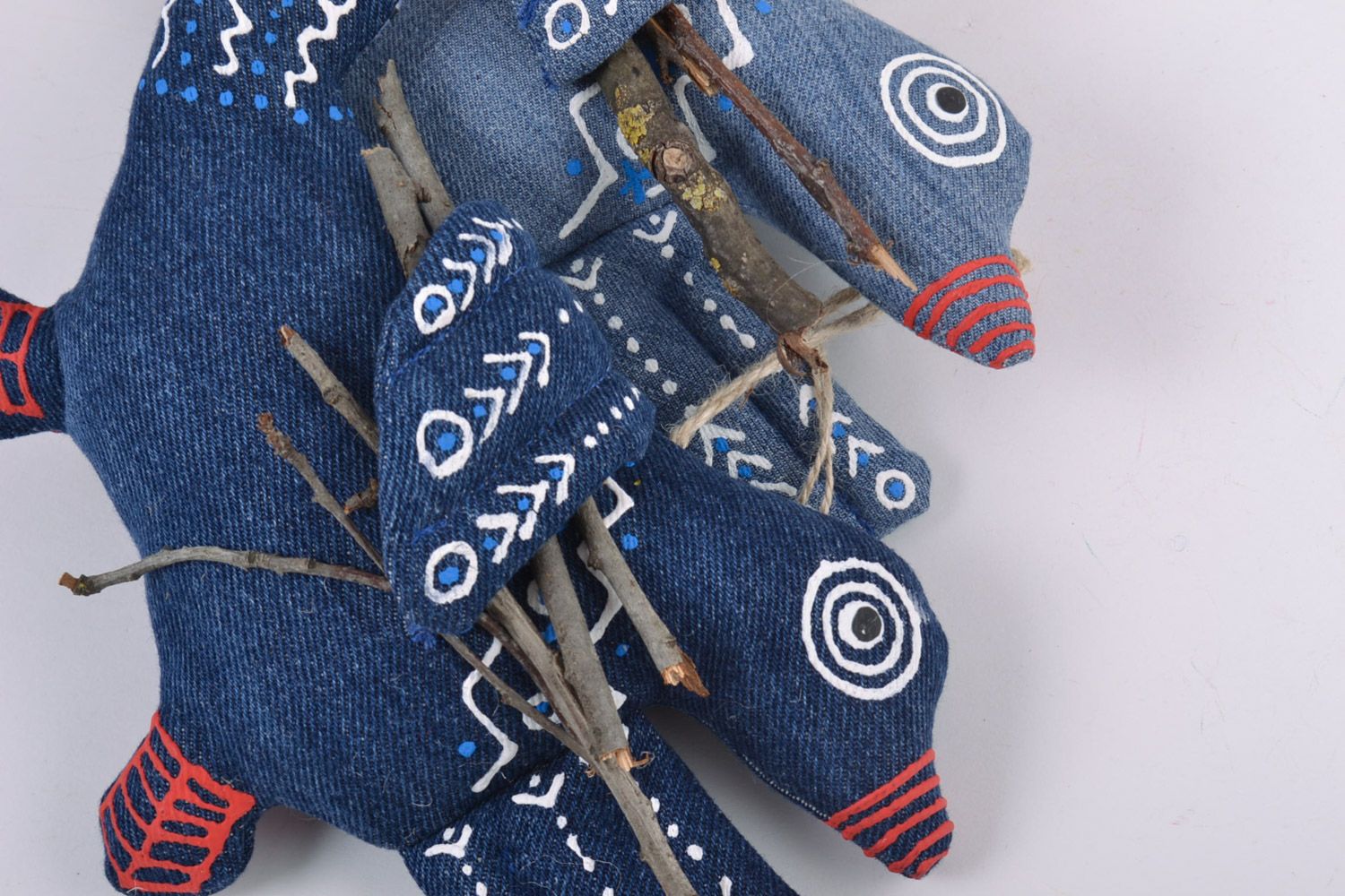 Ароматизированные интерьерные подвески Два гуся из джинса ручной работы фото 3