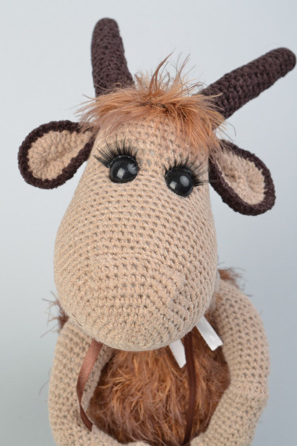 Jouet mou tricoté au crochet fait main chèvre brun pour enfant décoration photo 3