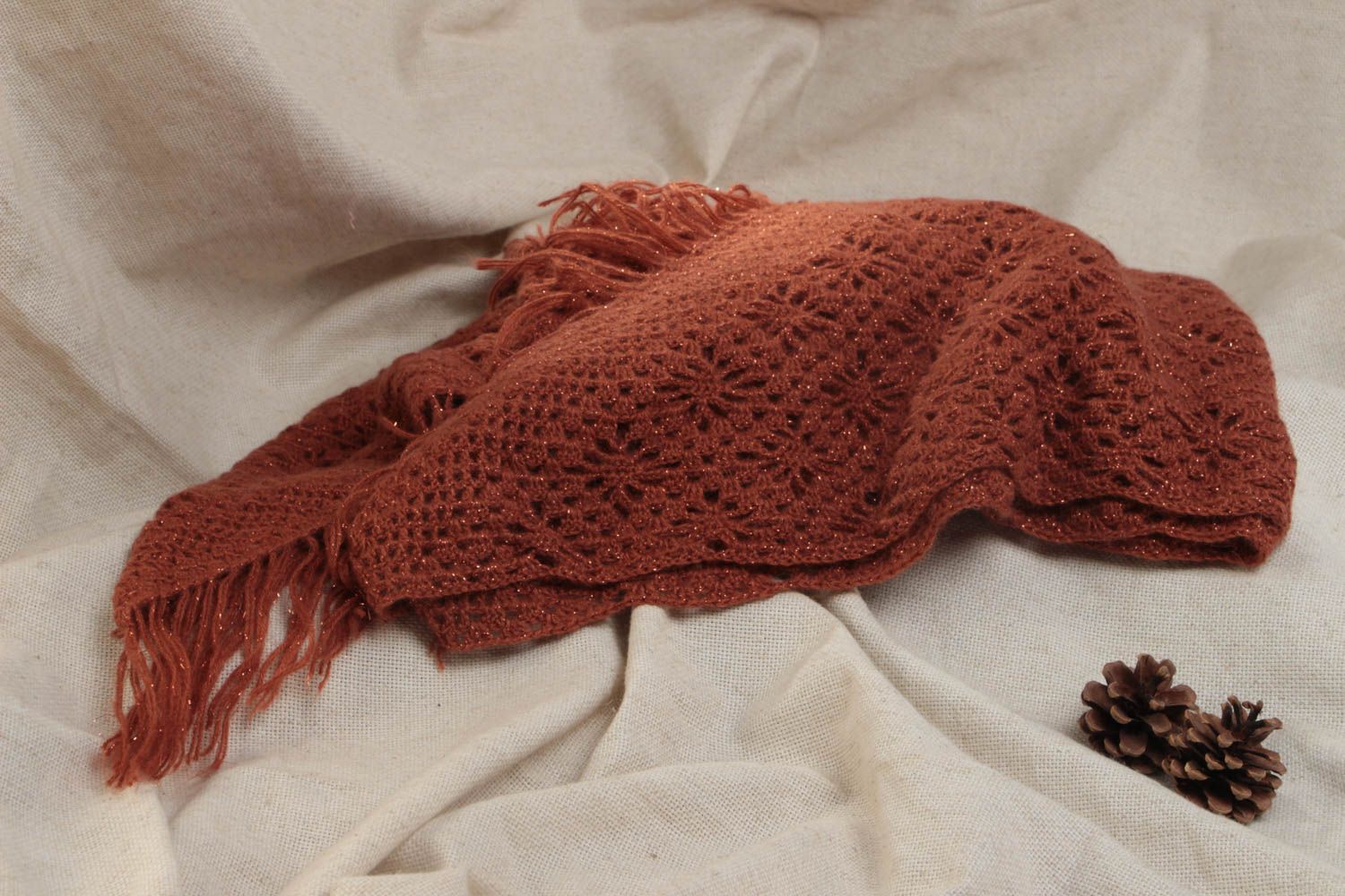 Durchbrochener brauner langer handgemachter Schal für Frauen stilvoll foto 1