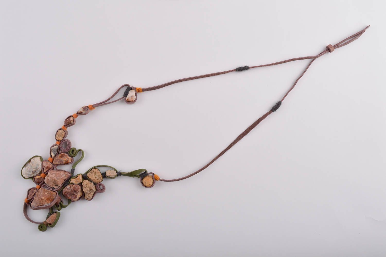 Массивное ожерелье ручной работы оригинальный подарок кожаное колье авторское фото 5