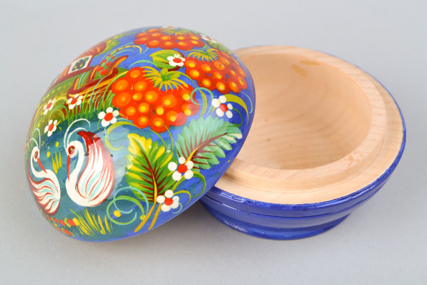 Handmade round wooden jewelry box with removable lid with Petrikivka painting photo 4
