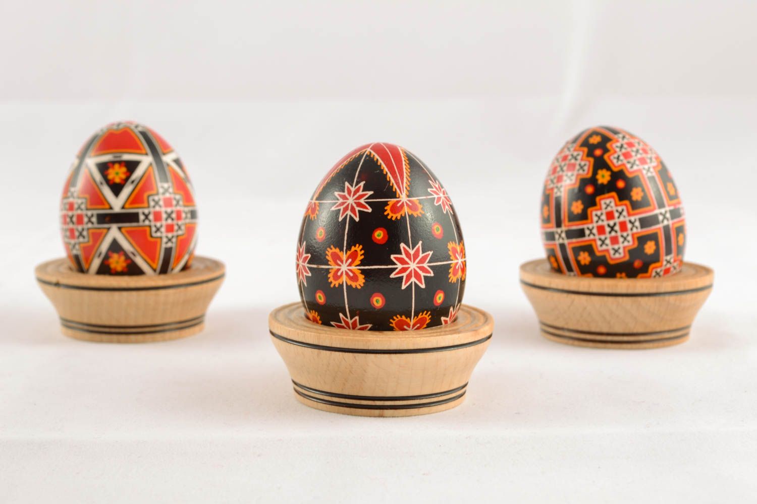 Ensemble d'oeufs de Pâques fait main original de style ethnique ukrainien photo 1