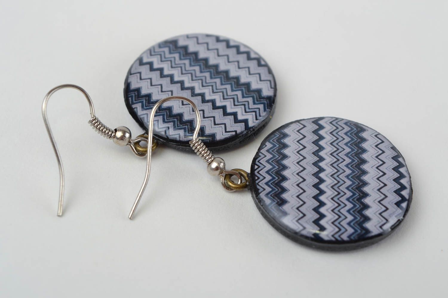 Schöne runde originelle handmade Ohrringe aus Polymer Ton Designer Schmuck  foto 5