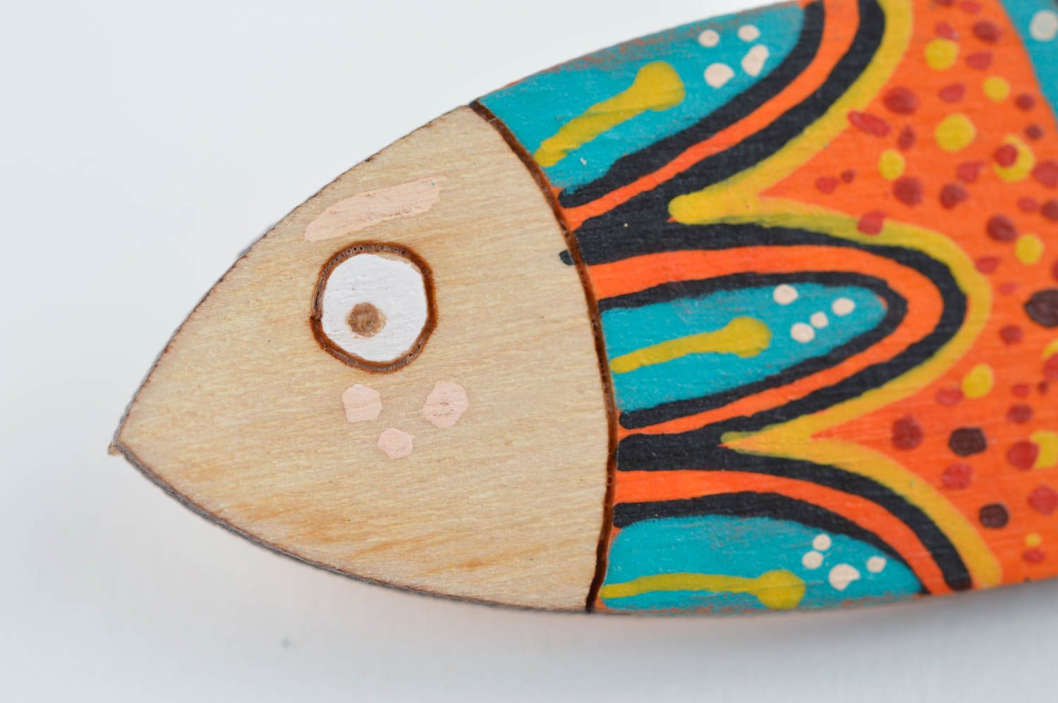 Broche en bois Bijou fait main poisson peint de couleurs vives Accessoire femme photo 4