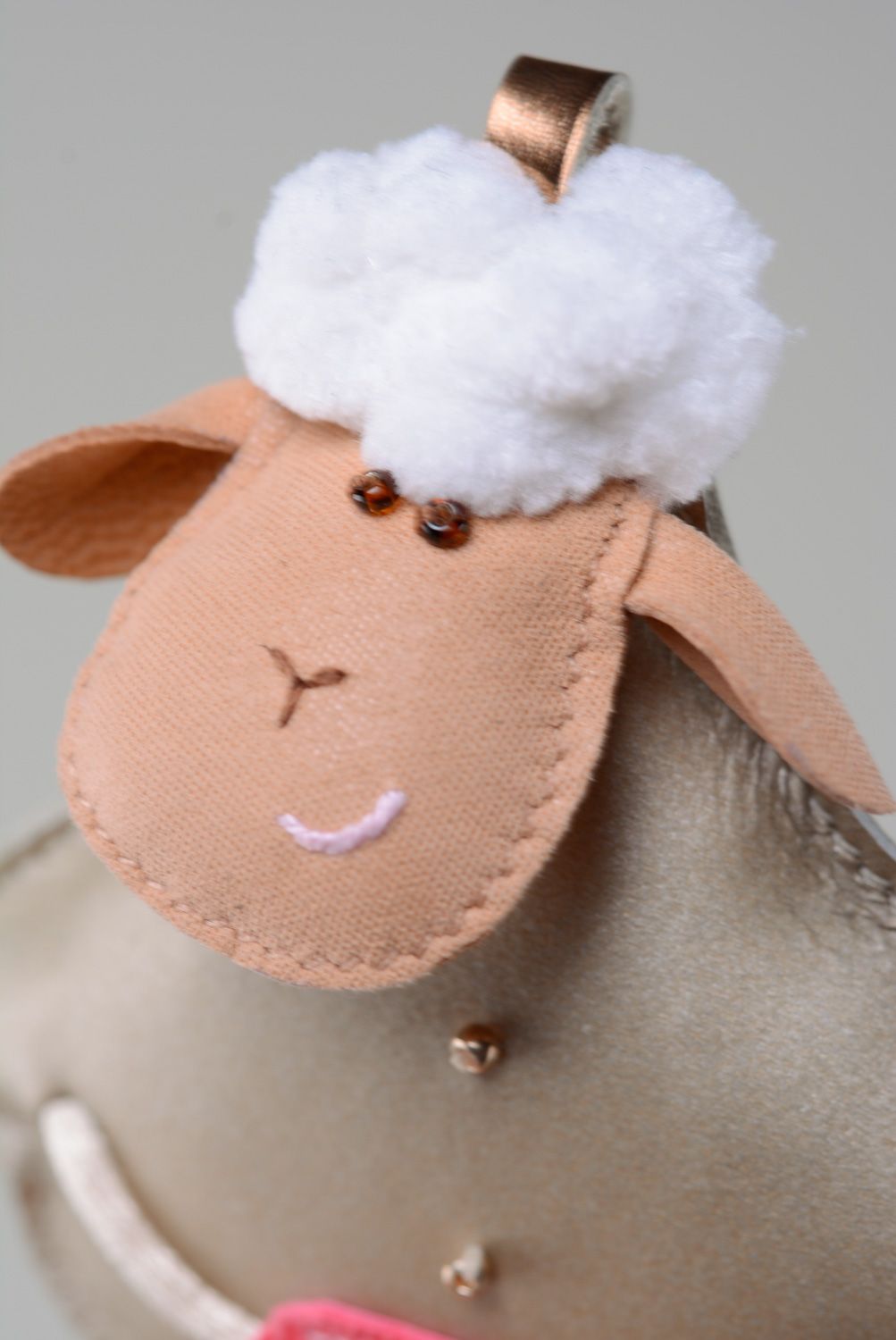 Leather keychain in the shape of sheep photo 2