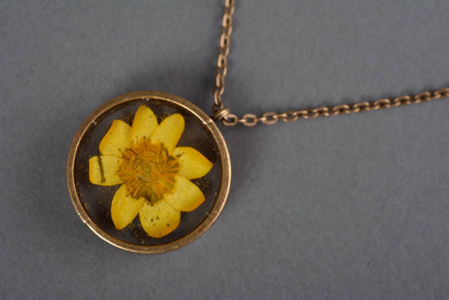 Handmade Kette mit echter Blume Epoxidharz Schmuck Accessoire für Frauen gelb foto 4