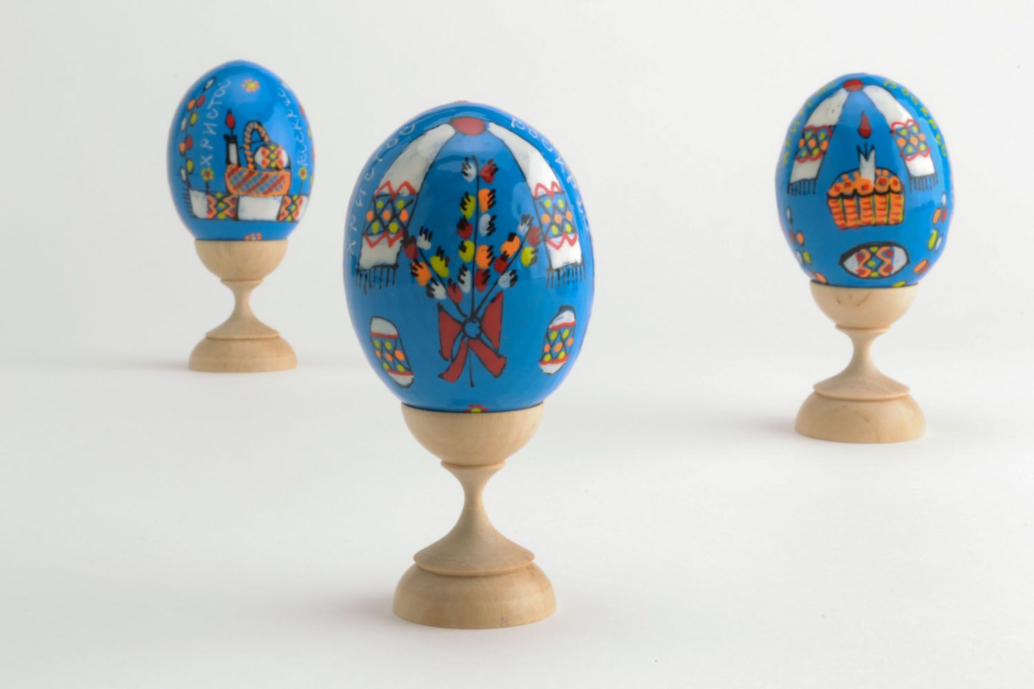 Painted wooden Easter egg photo 1
