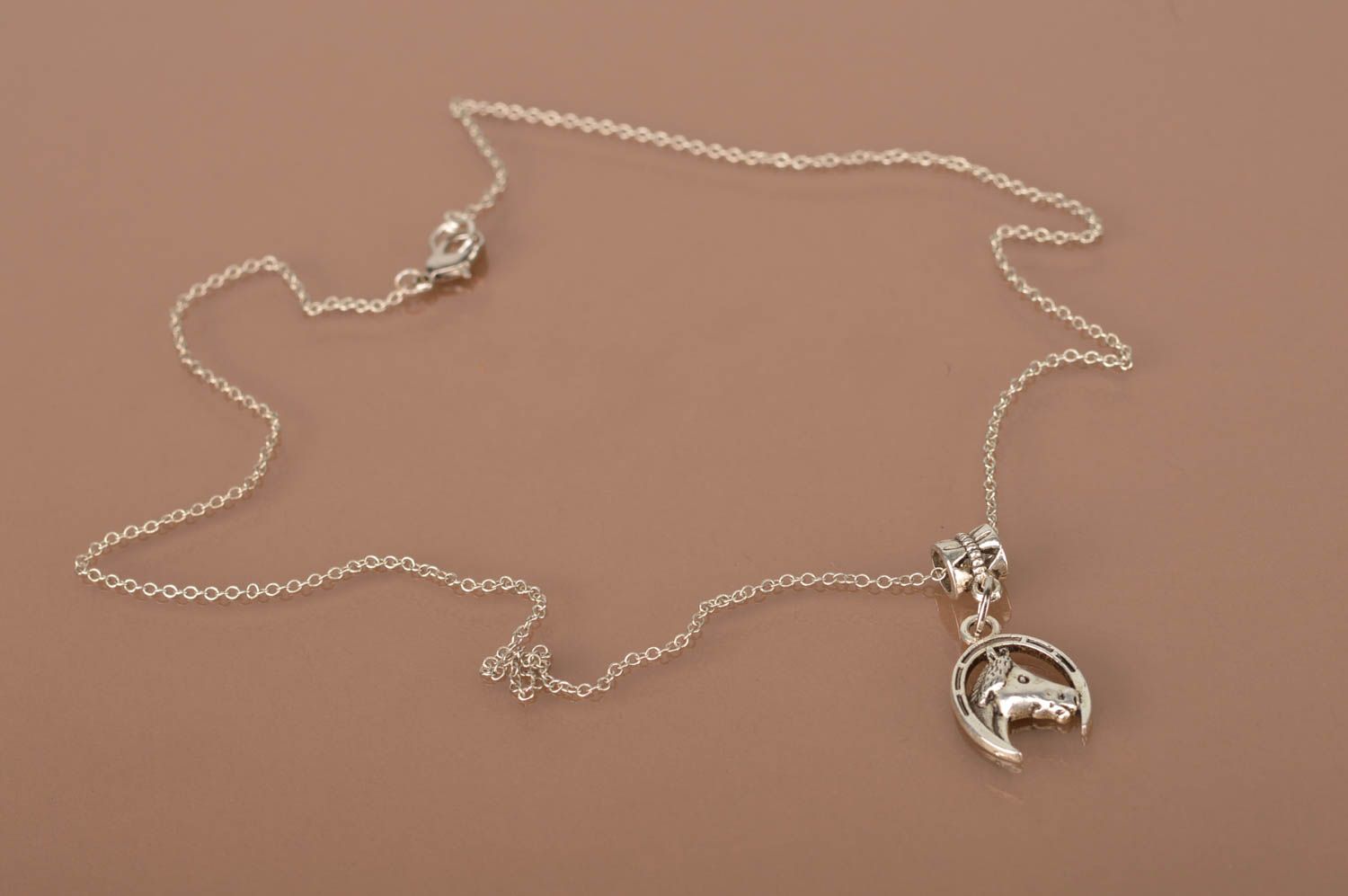 Stylish handmade metal neck pendant metal jewelry designs jewelry trends photo 3