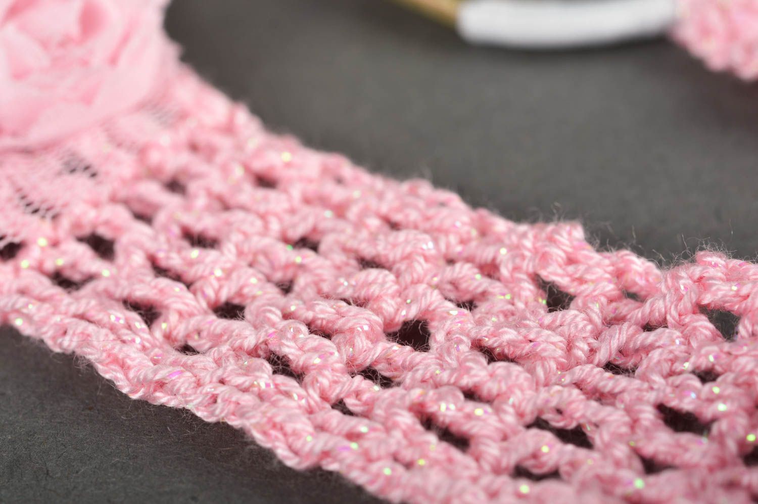 Bandeau cheveux fille fait main rose tricoté au crochet Cadeau original photo 5