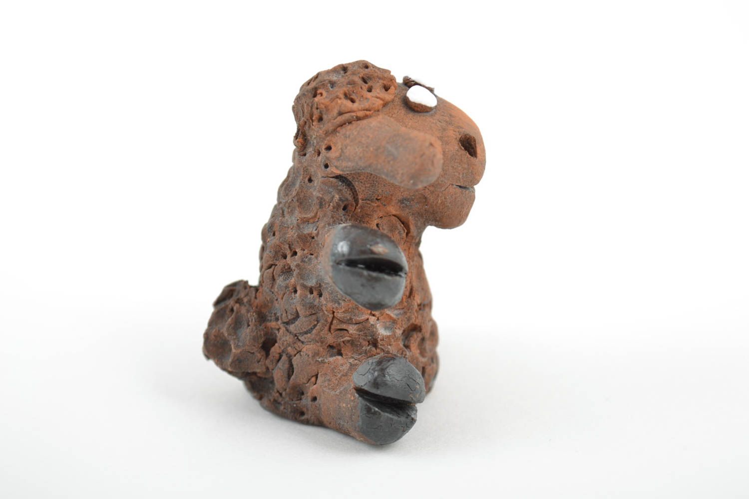 Фигурка из глины барашек маленькая коричневая ручной работы на подарок  фото 3